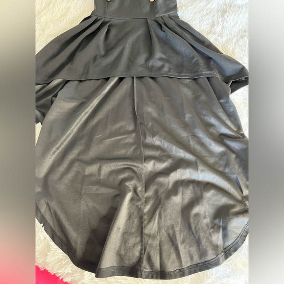 Double Button Embellished Dip Hem Shell Top! - Picture 2 of 3